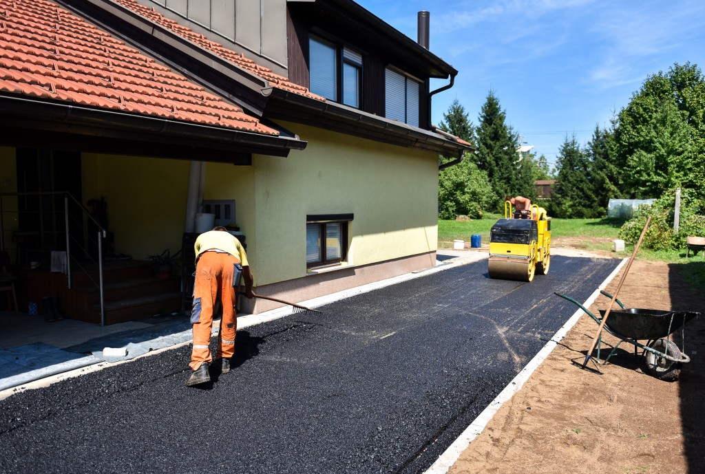 asphalt driveway construction